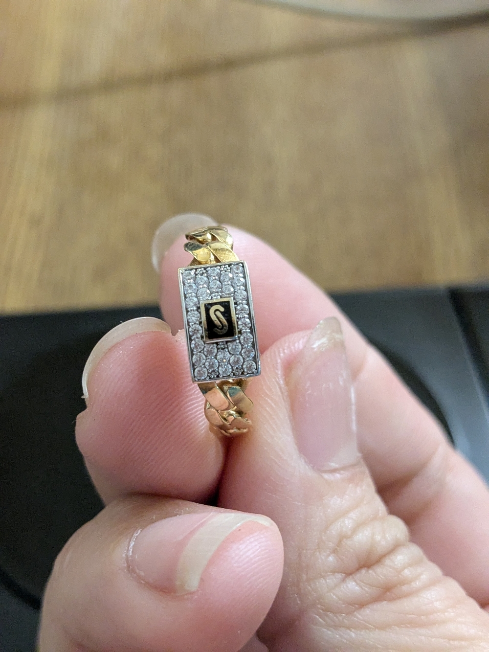 18k Sd Gold -Tone Pavé Rectangular Ring with Black Accent 2grms Size ,9.5